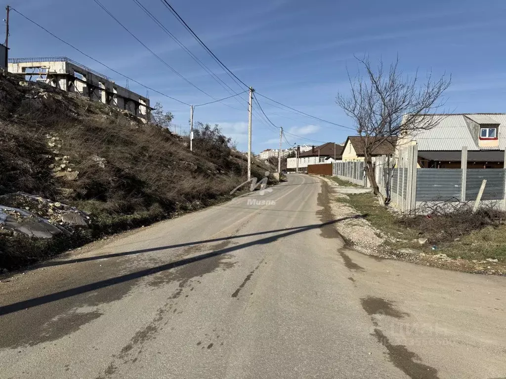 Участок в Севастополь ул. Редутная (5.0 сот.) - Фото 1