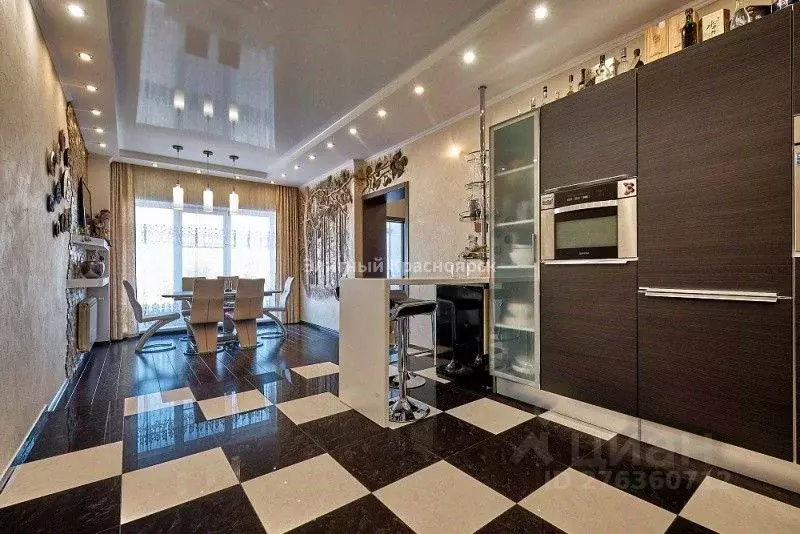 Коттедж в Красноярский край, пос. Абан ул. Солнечная (220 м) - Фото 1