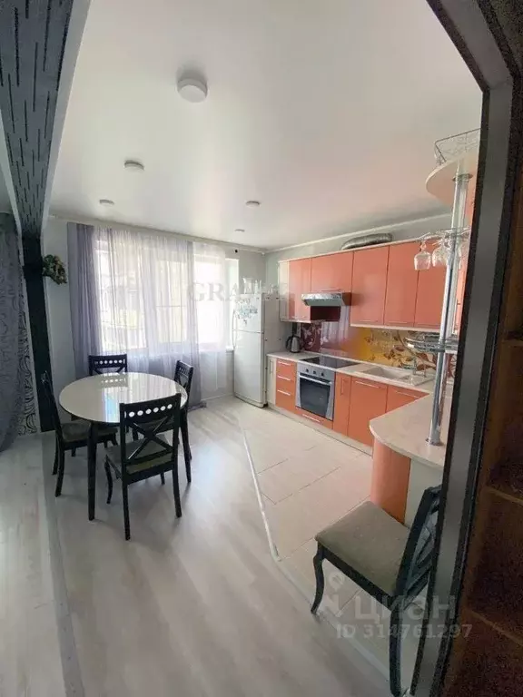 3-к кв. Алтай, Горно-Алтайск ул. Григория Чорос-Гуркина, 74 (84.4 м) - Фото 1