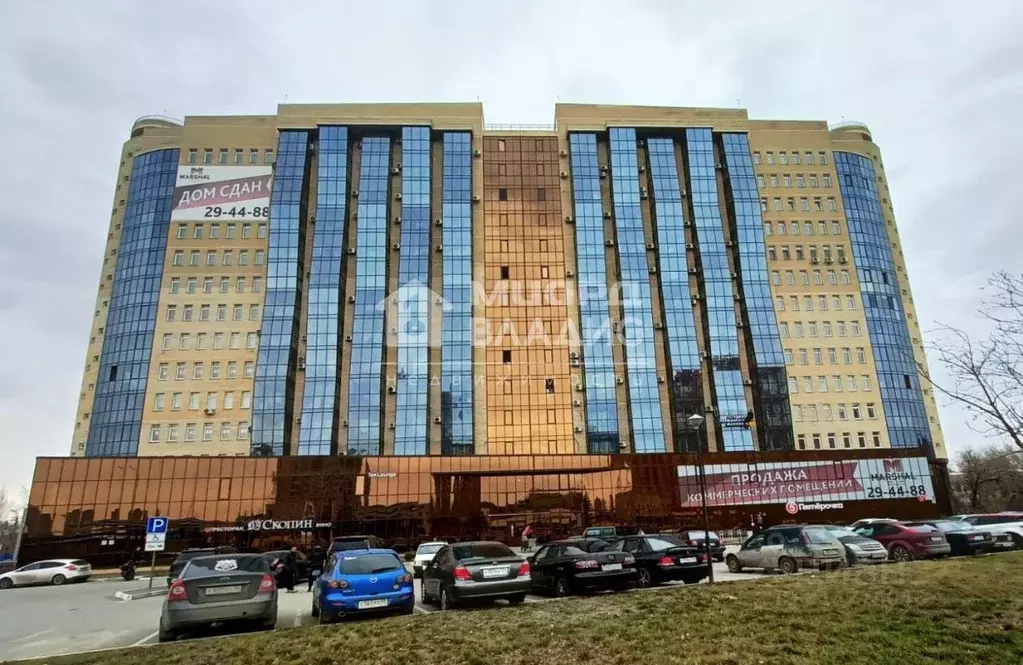 3-к кв. Омская область, Омск ул. Маршала Жукова, 156 (94.4 м) - Фото 0
