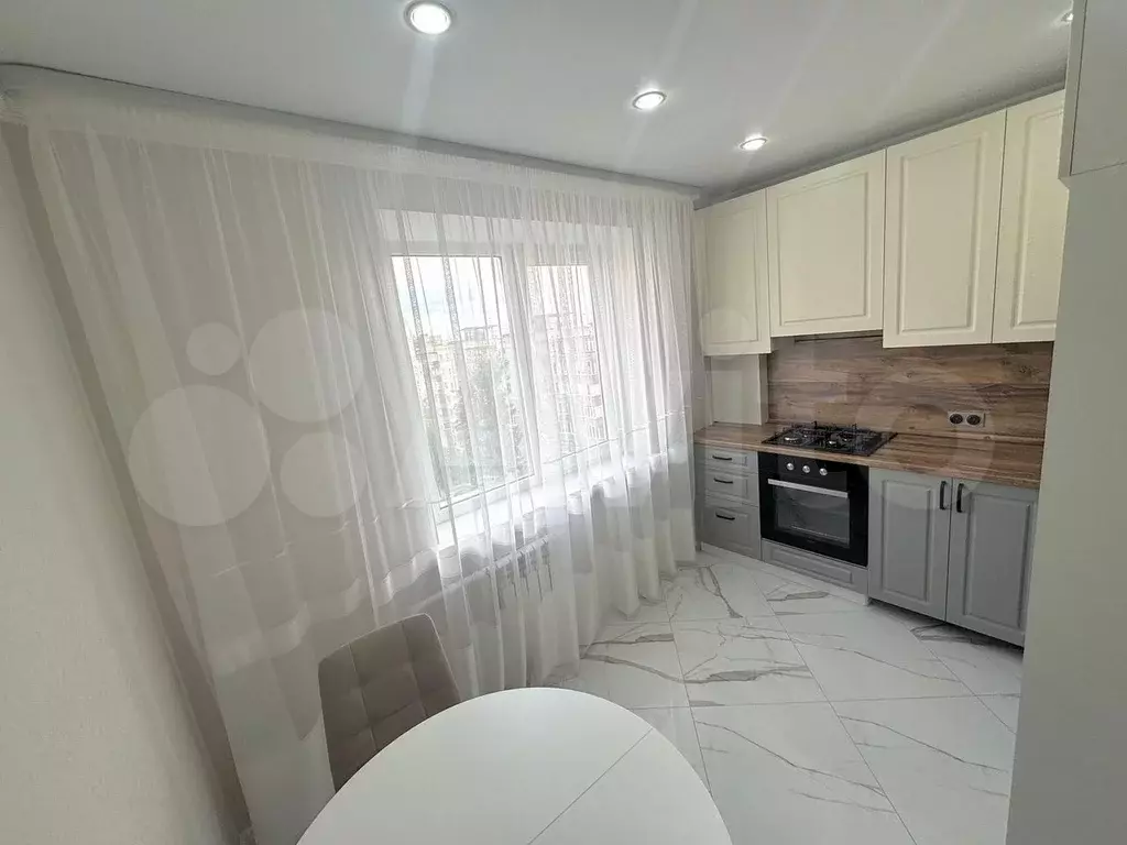 1-к. квартира, 40 м, 9/10 эт. - Фото 0