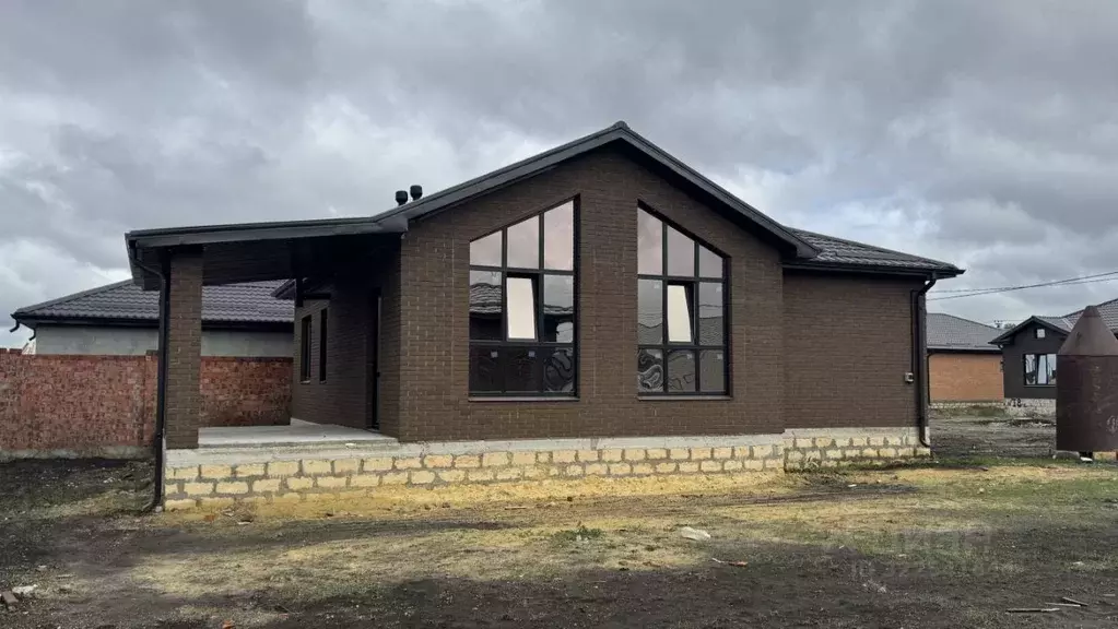 Дом в Ставропольский край, Михайловск Шпаковский район, ул. Бориса ... - Фото 0