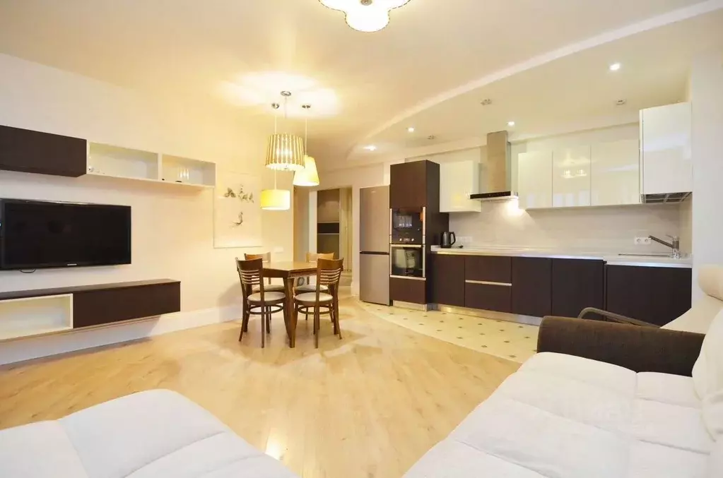 3-к кв. Новосибирская область, Новосибирск ул. Орджоникидзе, 47 (98.0 ... - Фото 1