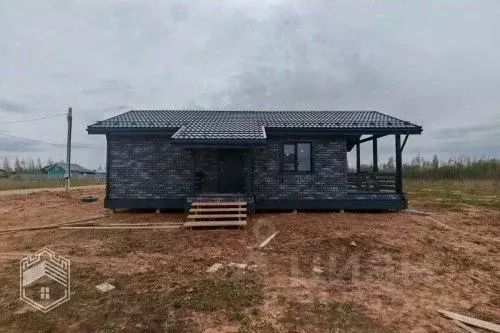 Дом в Новгородская область, Новгородский район, Ракомское с/пос, д. ... - Фото 0