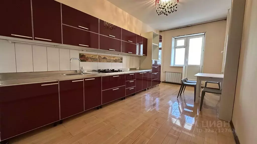 2-к кв. Саха (Якутия), Якутск ул. Кирова, 31/6 (66.9 м) - Фото 2