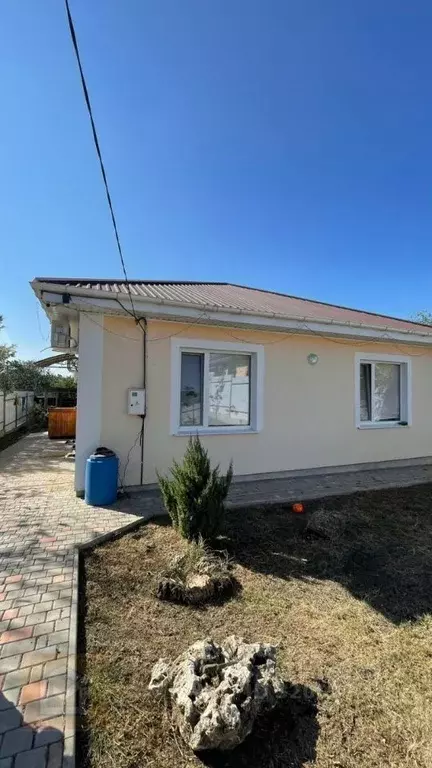 Дом в Крым, Симферопольский район, Добровское с/пос, с. Пионерское ул. ... - Фото 1