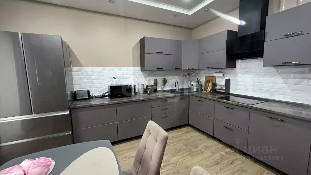 3-к кв. Белгородская область, Старый Оскол Макаренко мкр, 11Б (74.0 м) - Фото 0
