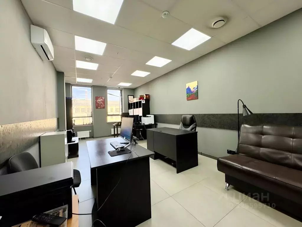 Офис в Свердловская область, Екатеринбург ул. Кузнецова, 2Б (27 м) - Фото 1