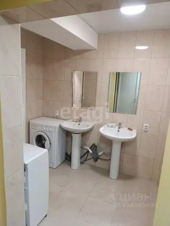 Комната Белгородская область, Белгород ул. Горького, 70 (13.5 м) - Фото 0