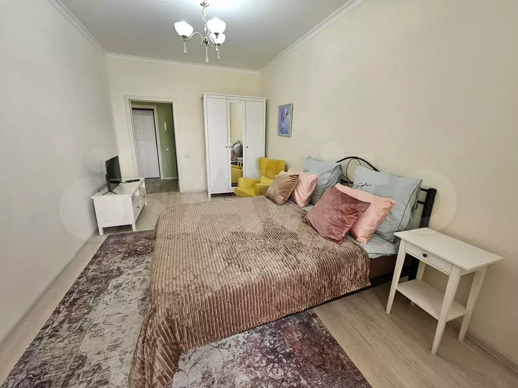 1-к. квартира, 43 м, 1/7 эт. - Фото 1