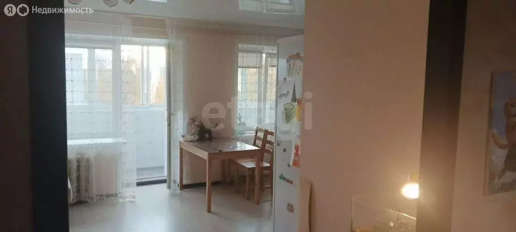 3-комнатная квартира: Киров, Нововятский район, улица Молодой Гвардии, ... - Фото 2