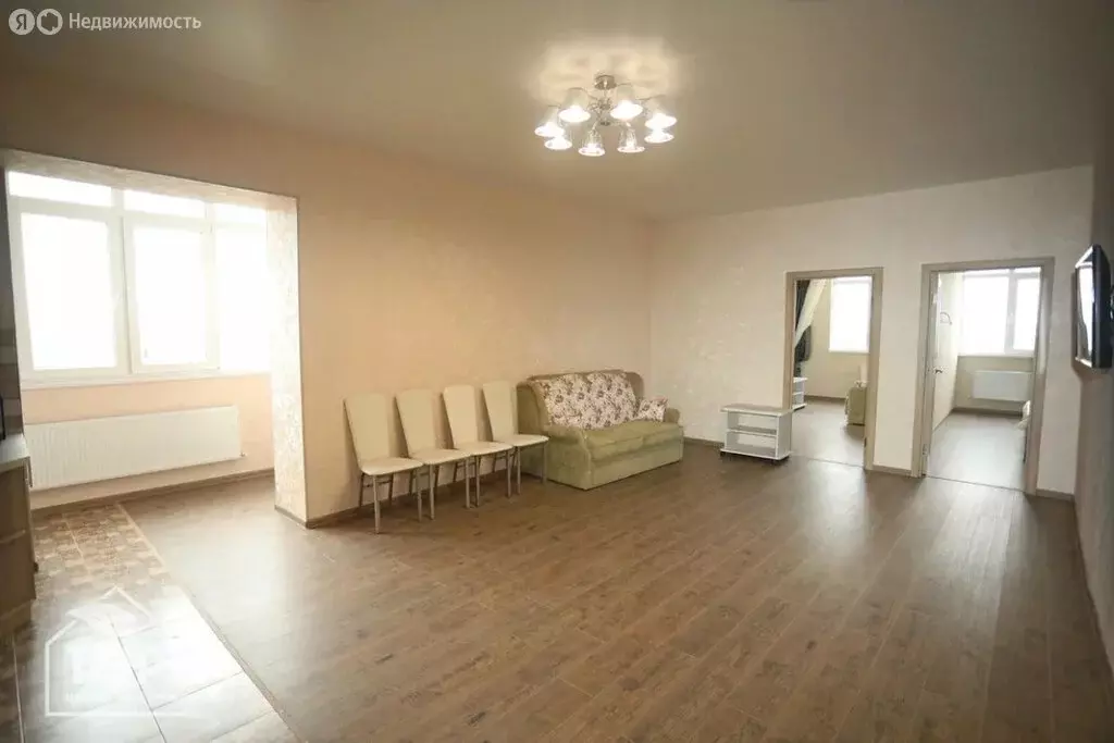 2-комнатная квартира: Евпатория, улица Толстого, 38 (99.9 м) - Фото 1