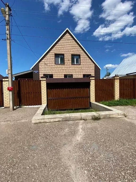 Дом в Башкортостан, Стерлитамакский район, Отрадовский сельсовет, с. ... - Фото 1