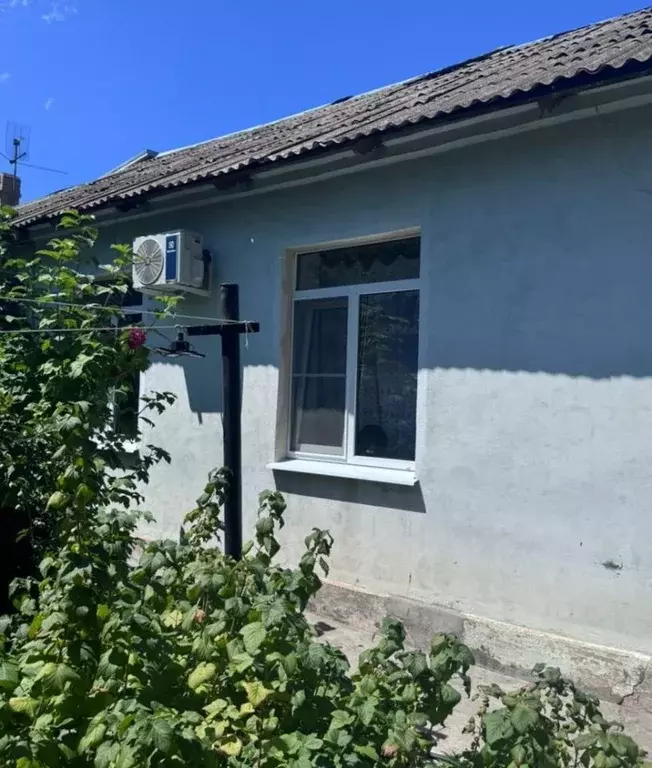 2-к кв. Волгоградская область, Волгоград ул. Карла Либкнехта, 64-2 ... - Фото 0