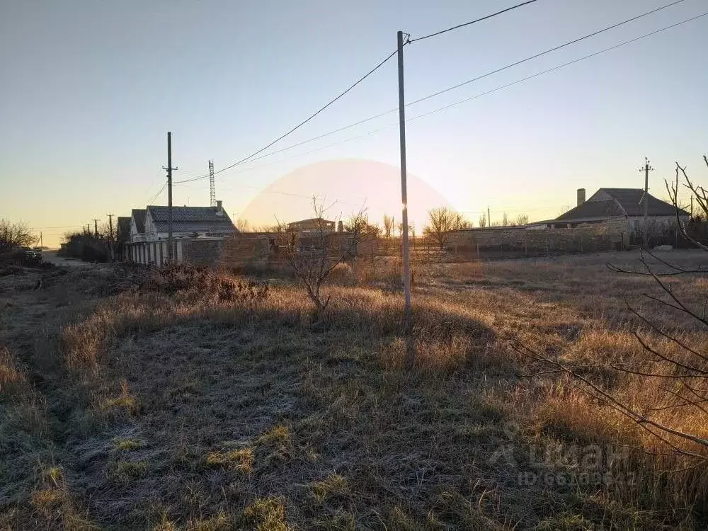 Участок в Крым, Сакский район, с. Митяево ул. Спортивная (10.0 сот.) - Фото 1