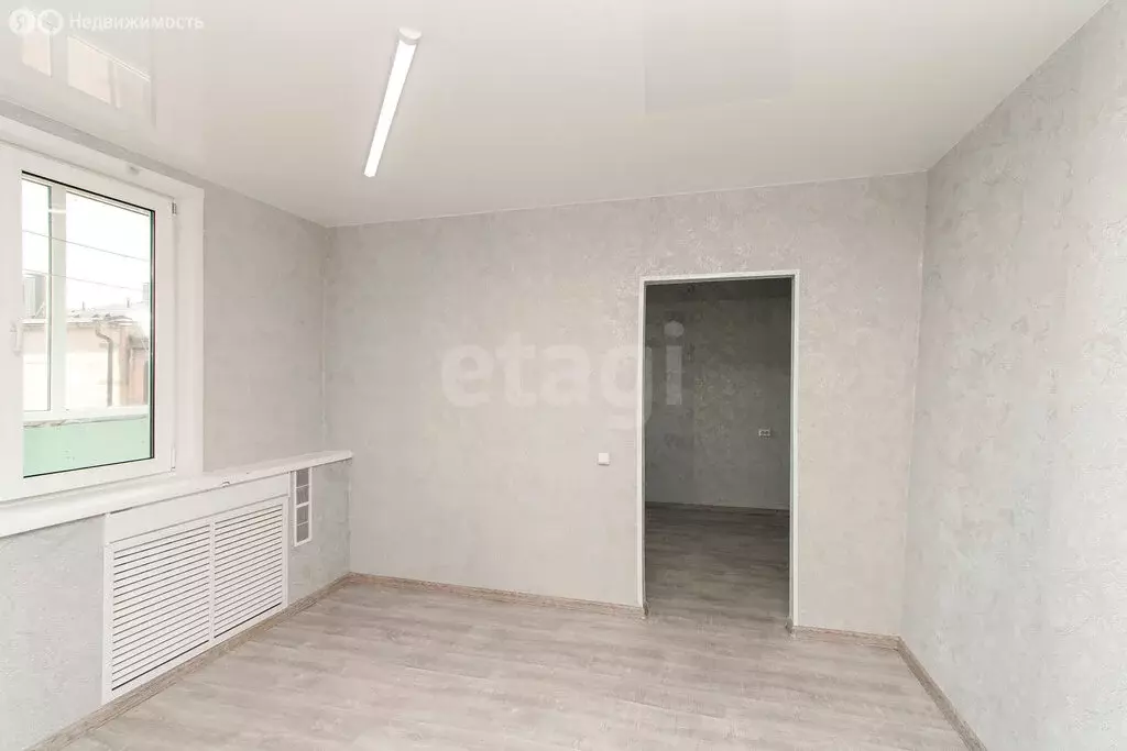3-комнатная квартира: Тюмень, улица Бабарынка, 16А (36 м) - Фото 2