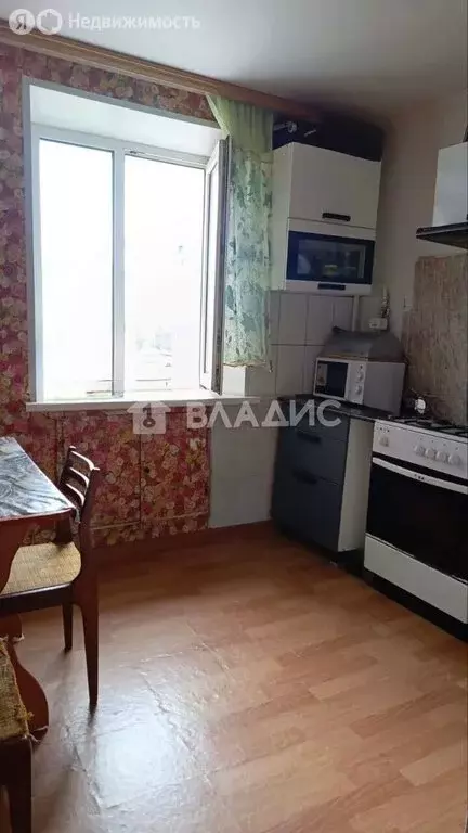 3-комнатная квартира: Стерлитамак, улица Гоголя, 118 (61 м) - Фото 1