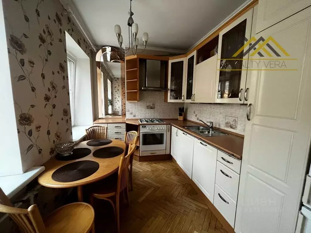 2-к кв. Санкт-Петербург ул. Декабристов, 18 (65.0 м) - Фото 0
