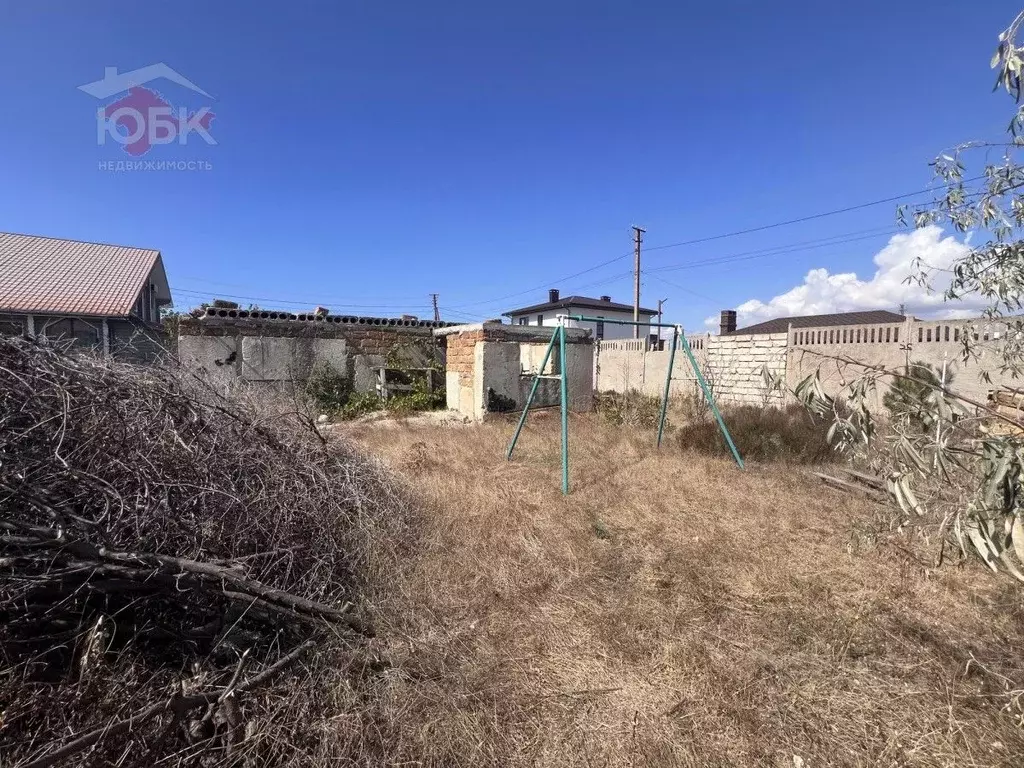 Участок в Крым, Евпатория городской округ, Заозерное пгт ул. ... - Фото 1