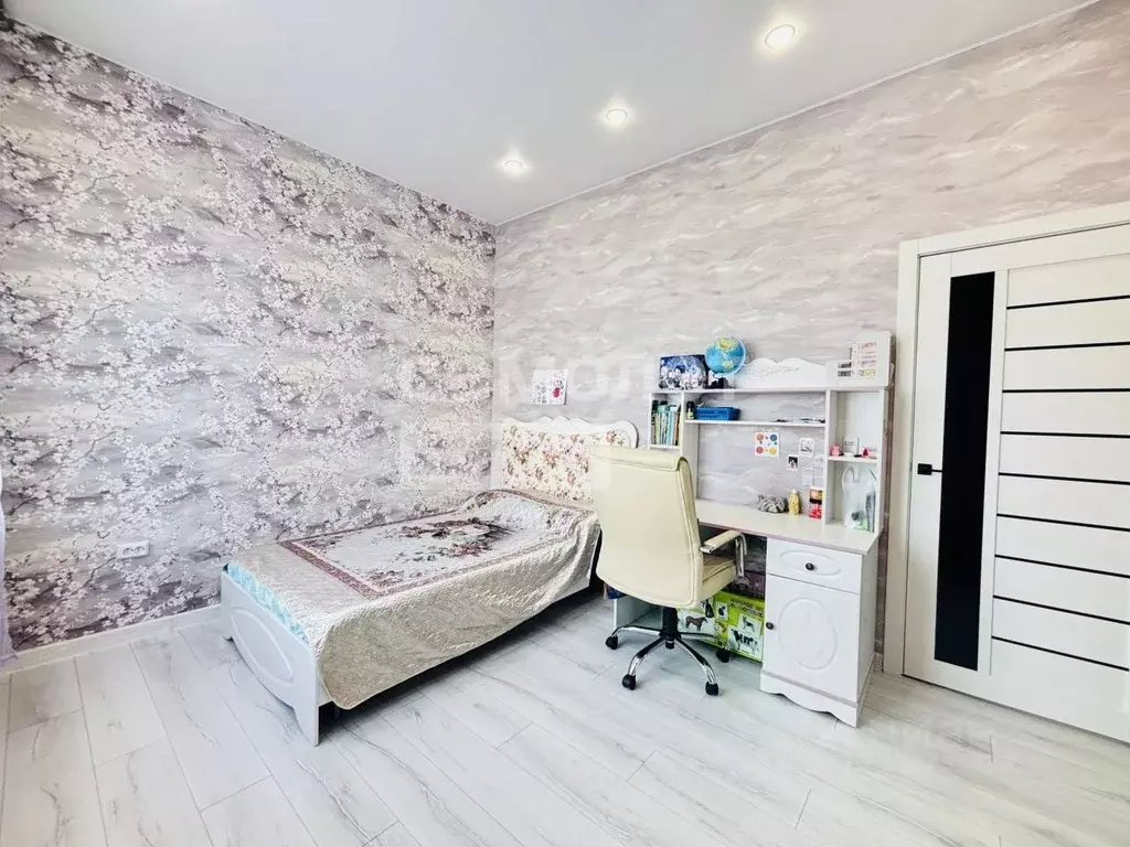 3-к кв. Ханты-Мансийский АО, Нижневартовск ул. Нововартовская, 9 (71.0 ... - Фото 1