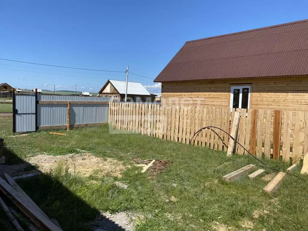 Дом в Иркутская область, Эхирит-Булагатский район, пос. Усть-Ордынский ... - Фото 1