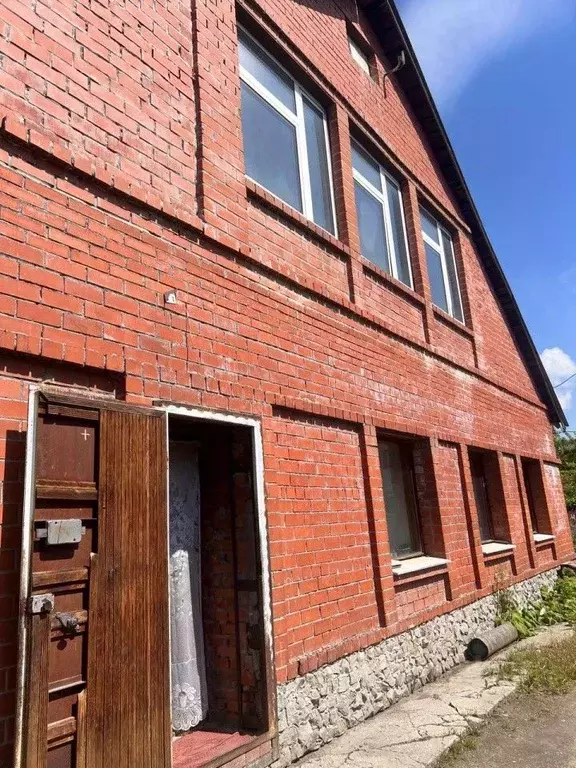 Дом в Свердловская область, Екатеринбург ул. Лоцмановых, 112 (387 м) - Фото 0