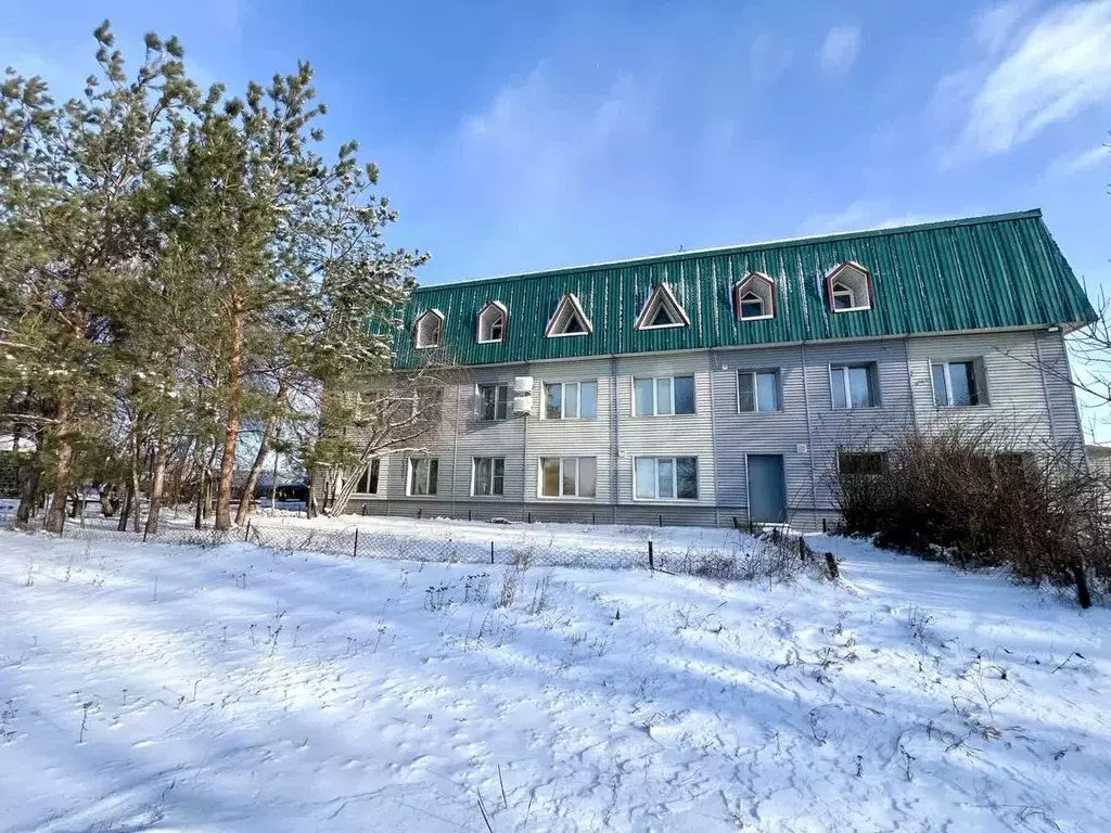 Помещение свободного назначения в Саратовская область, с. Еремеевка ... - Фото 0