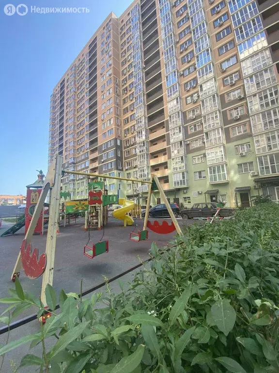 3-комнатная квартира: Батайск, улица Крупской, 1 (66 м) - Фото 0