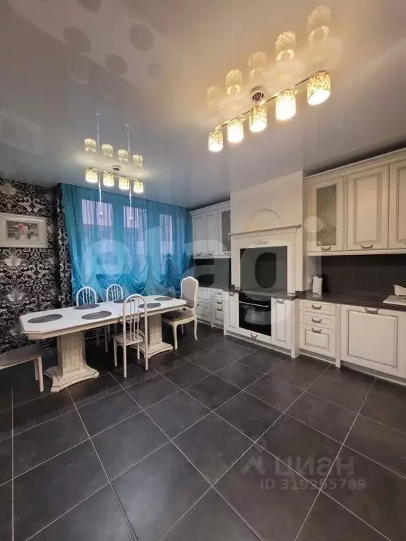 5-к кв. Ханты-Мансийский АО, Нижневартовск ул. Ленина, 46 (184.0 м) - Фото 0
