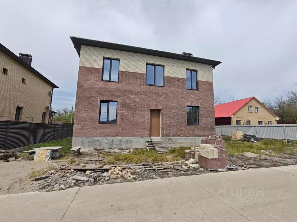 Дом в Астраханская область, Астрахань Турбазовская ул., 3/25 (278 м) - Фото 1