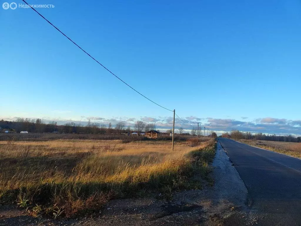 Участок в Новгородская область, Батецкий муниципальный округ, деревня ... - Фото 1