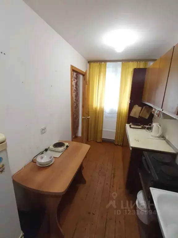 Комната Свердловская область, Екатеринбург ул. Уральская, 54 (10.0 м) - Фото 2