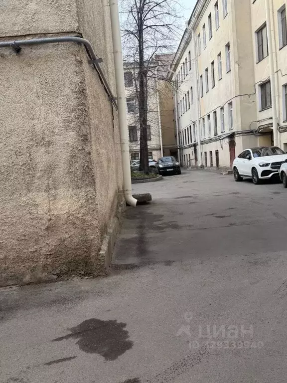 Гараж в Санкт-Петербург 2-я Советская ул., 25а (12 м) - Фото 1