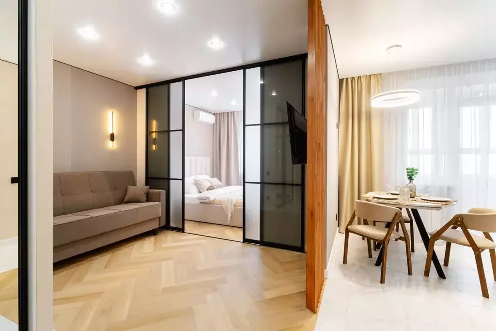 1-к кв. Омская область, Омск ул. 70 лет Октября, 3/6 (43.0 м) - Фото 2