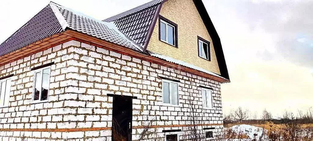 Дом в село Заворонежское, улица Гагарина (240 м) - Фото 1