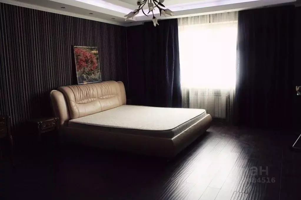 3-к кв. Саха (Якутия), Якутск ул. Чехова, 35 (106.0 м) - Фото 1
