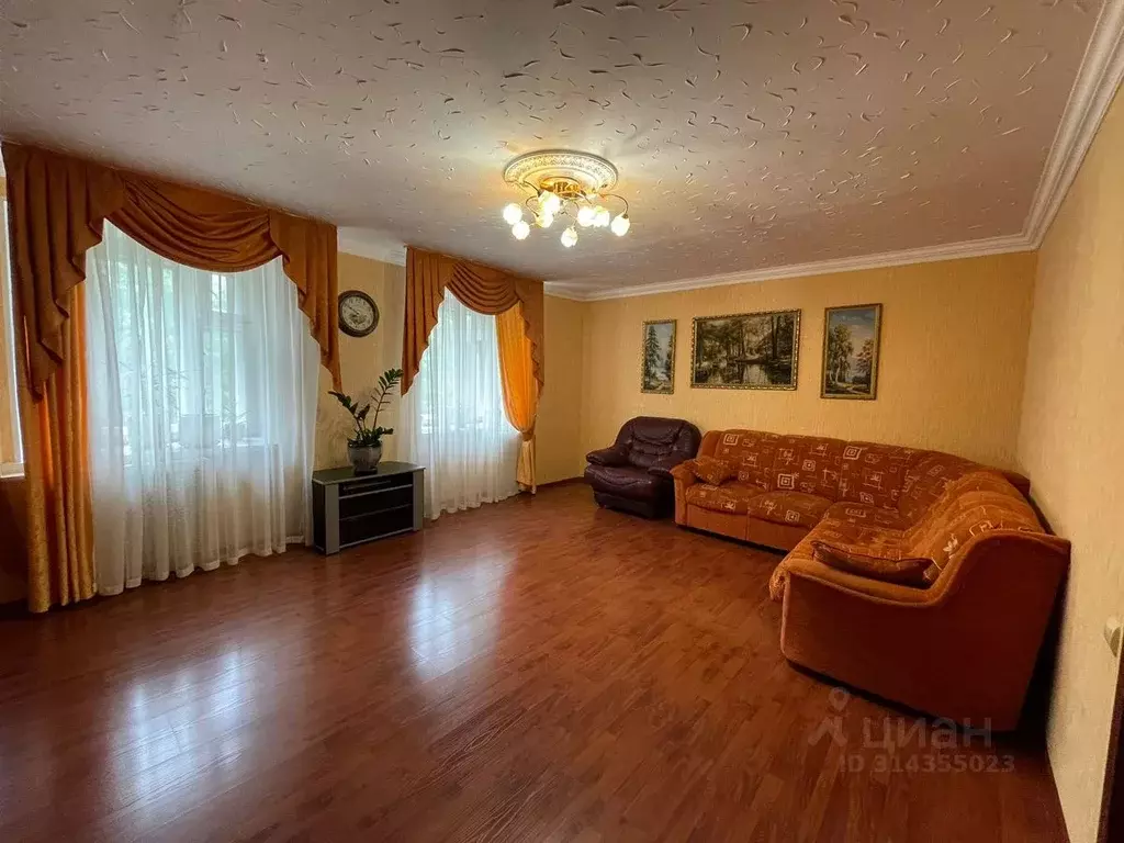 3-к кв. Татарстан, Казань ул. Юлиуса Фучика, 82 (88.0 м) - Фото 0