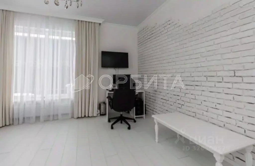 Дом в Тюменская область, Тюмень ул. Возрождения, 33 (171 м) - Фото 2