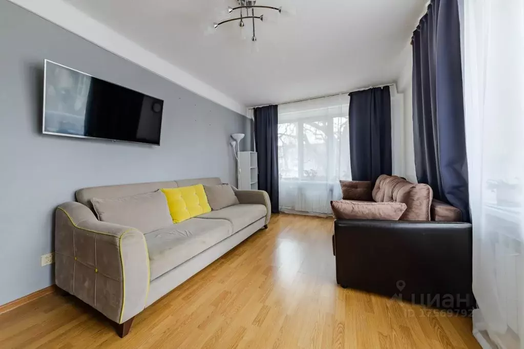 2-к кв. Санкт-Петербург ул. Бабушкина, 103 (41.8 м) - Фото 0