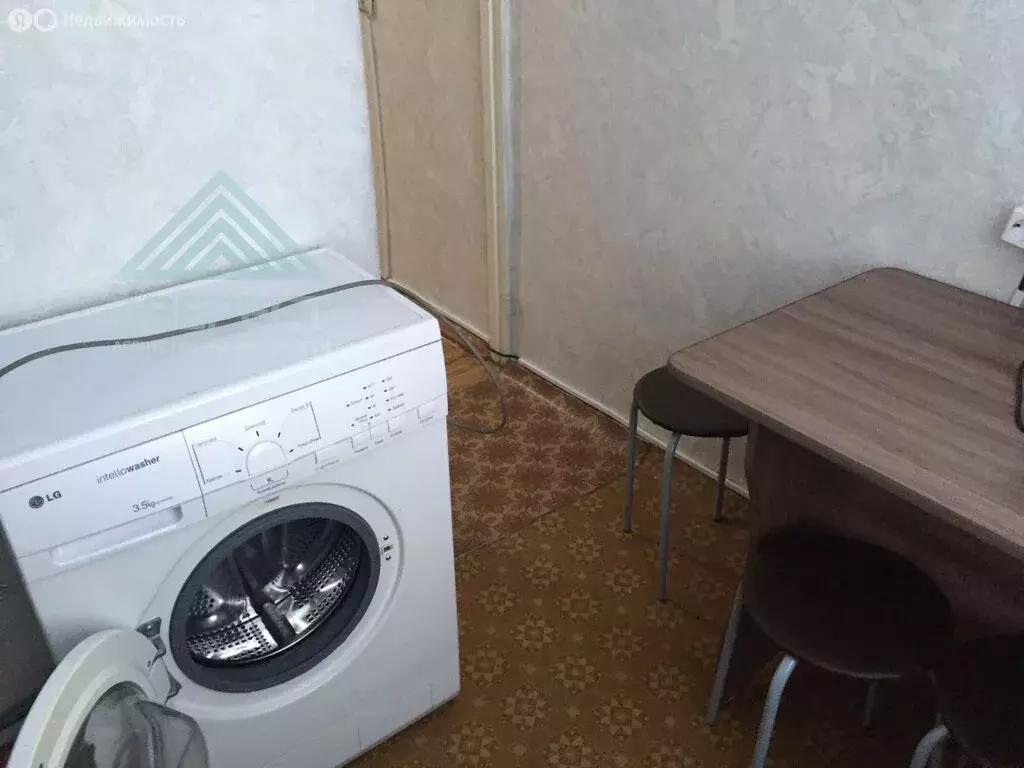 2-комнатная квартира: посёлок городского типа Вершина Тёи, Советская ... - Фото 0