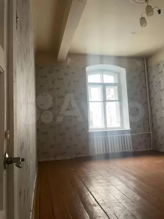 Комната 23,5 м в 3-к., 1/5 эт. - Фото 0