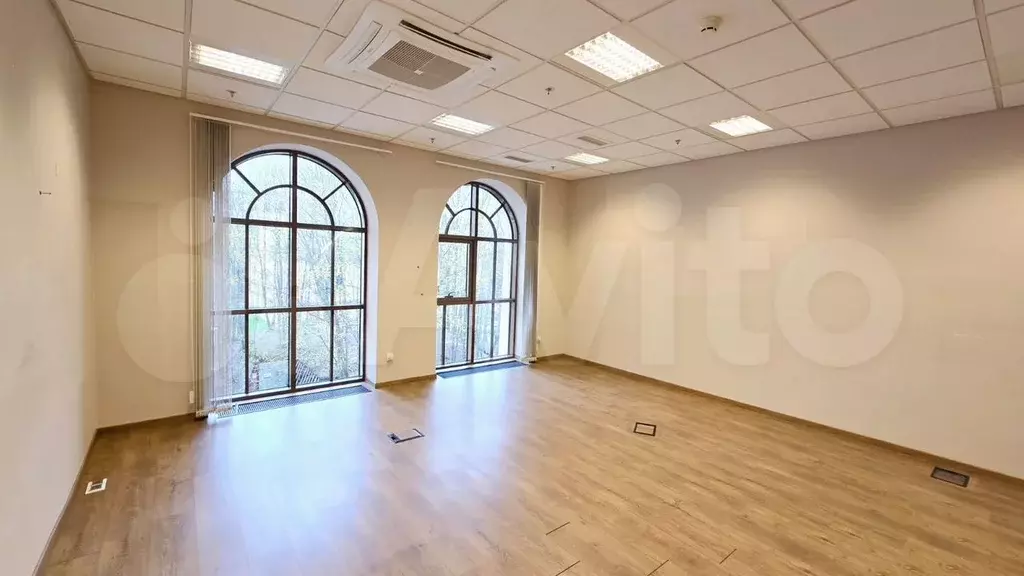 Аренда офиса 32.9 кв.метров, 4 этаж - Фото 1