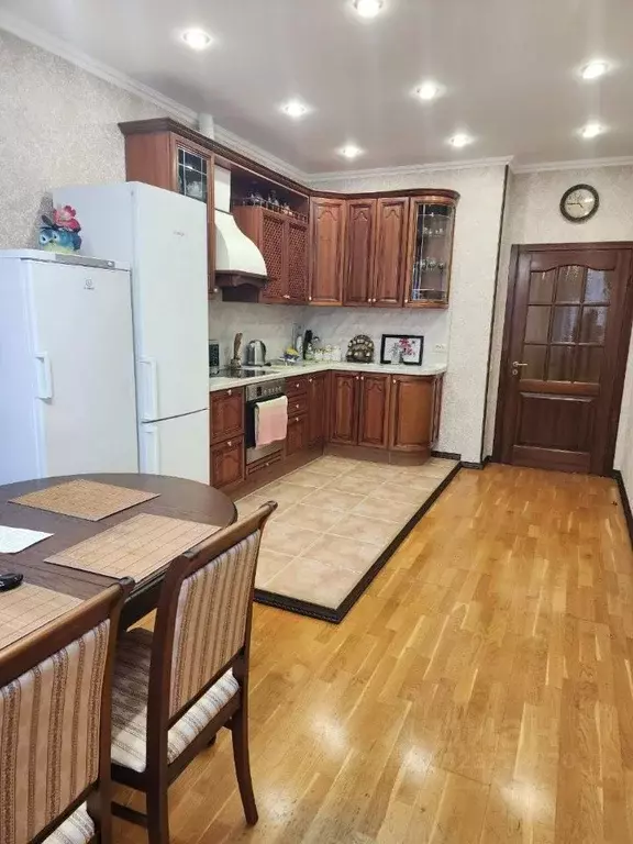 3-к кв. Кемеровская область, Кемерово Большевистская ул., 2 (110.0 м) - Фото 1