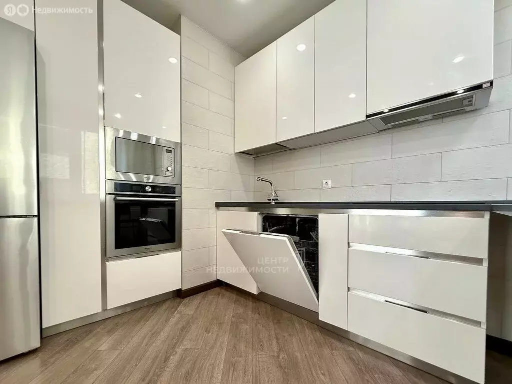 3-комнатная квартира: Казань, улица Алексея Козина, 7 (76.3 м) - Фото 2