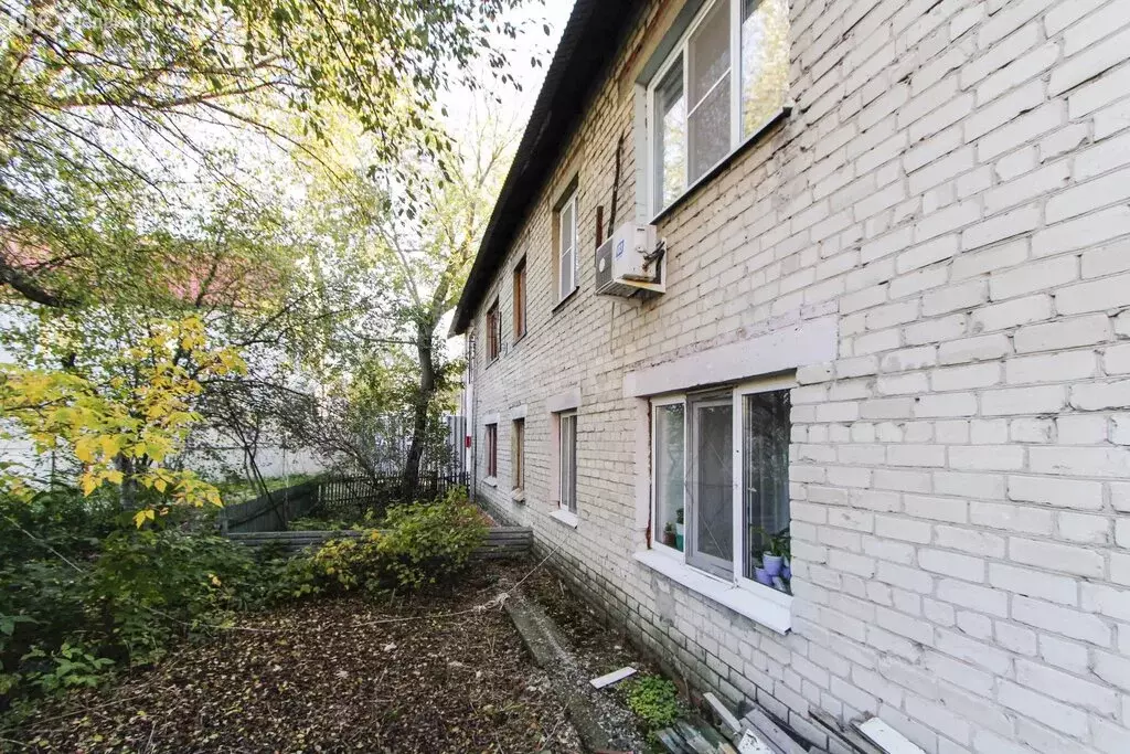 3-комнатная квартира: Тюмень, улица Бакинских Комиссаров, 10А (56 м) - Фото 1