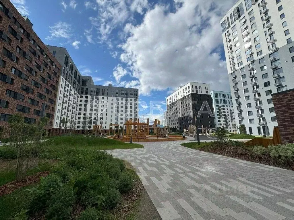 2-к кв. Тюменская область, Тюмень ул. 50 лет Октября, 63Г (64.0 м) - Фото 1