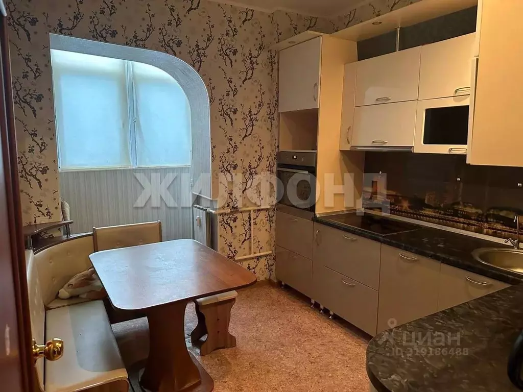 2-к кв. Ханты-Мансийский АО, Когалым Бакинская ул., 19А (50.6 м) - Фото 1