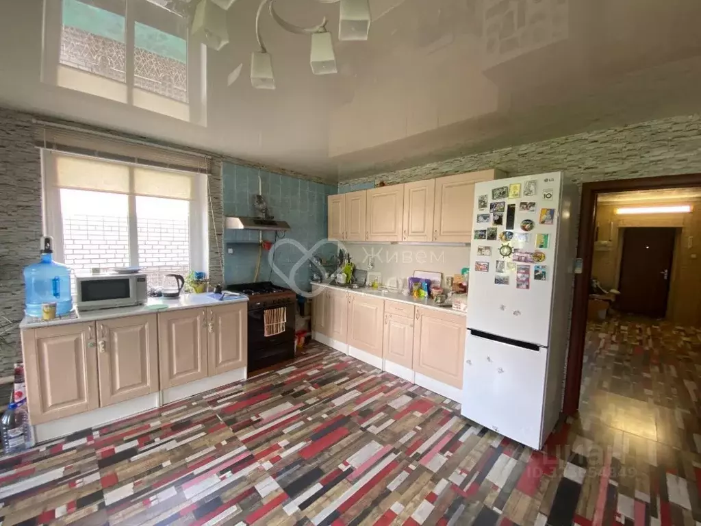 Дом в Волгоградская область, Волгоград ул. Академика Палладина (241 м) - Фото 1