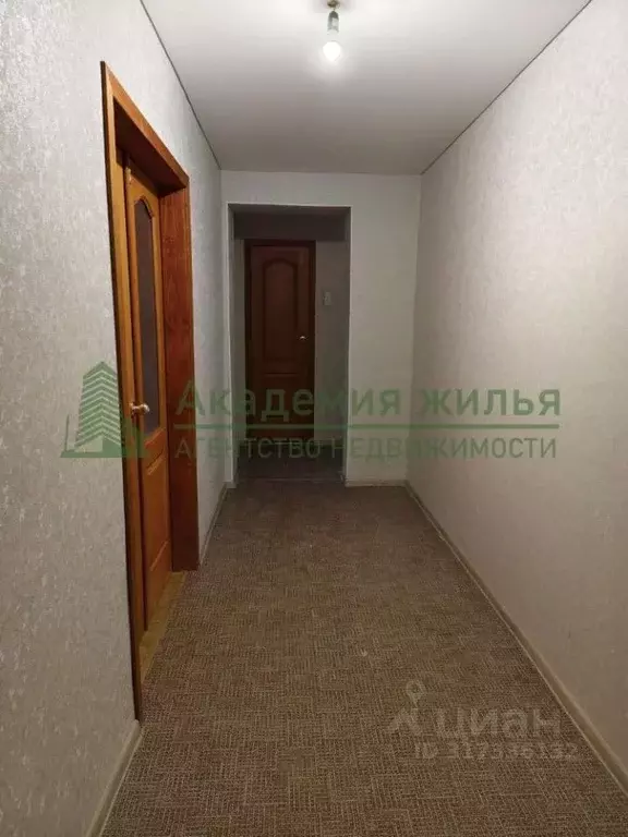 3-к кв. Саратовская область, Энгельс Кожевенная ул., 10 (63.5 м) - Фото 0