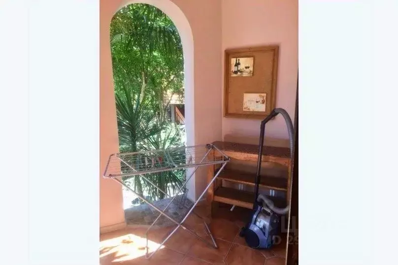 2-к кв. Крым, Ялта ул. Дмитриева, 16 (75.0 м) - Фото 0